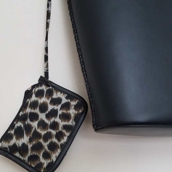 Bucket bag with matching wallet - Picture 7 of 8